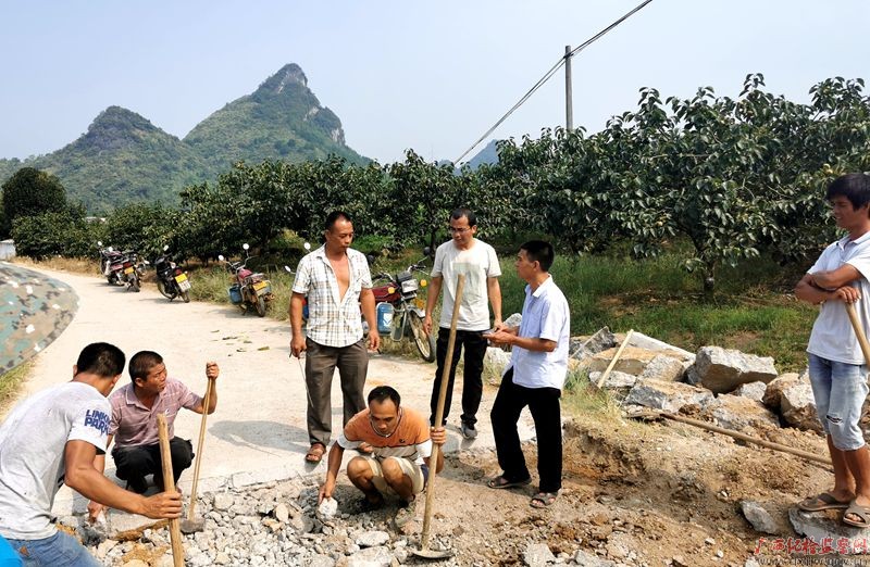 以脱贫为新起点接续奋进乡村振兴——记全国脱贫攻坚先进个人、恭城瑶族自治县莲花镇崇岭村党支部书记赵进忠